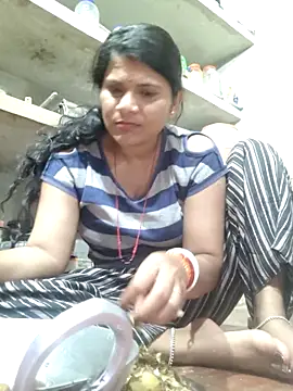 Snapshot of couple_71 chatting on 04/12/26, 02:33 couple 71 online show from 04/12/26, 02:33