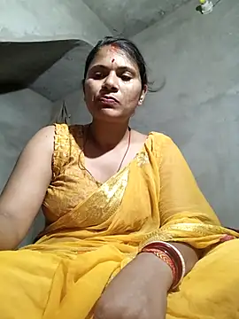 Snapshot of couple_71 chatting on 04/17/26, 04:10 couple 71 online show from 04/17/26, 04:10