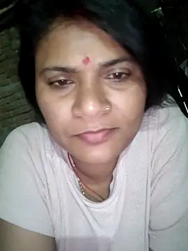 Snapshot of couple_71 chatting on 04/20/26, 06:20 couple 71 online show from 04/20/26, 06:20