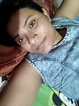 Snapshot of couple_71 chatting on 06/03/26, 03:53 couple 71 online show from 06/03/26, 03:53