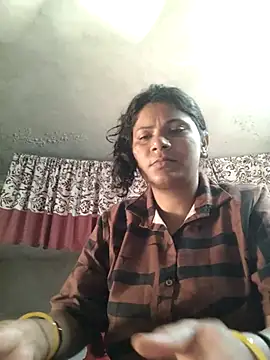 Snapshot of couple_71 chatting on 07/12/26, 06:04 couple 71 online show from 07/12/26, 06:04