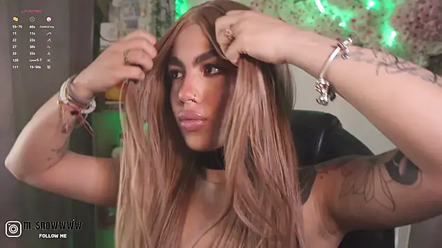 Snapshot of Miila_snow chatting on 09/26/25, 01:15 Miila snow online show from 09/26/25, 01:15