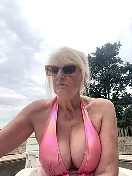 Snapshot of SexyKato001 chatting on 09/20/25, 08:48 SexyKato001 online show from 09/20/25, 08:48