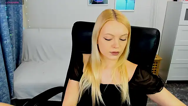 Snapshot of KatherineePierce chatting on 04/11/26, 04:33 KatherineePierce online show from 04/11/26, 04:33