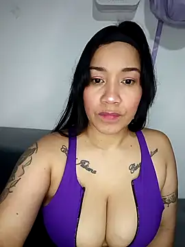 Snapshot of violettaa_millerss chatting on 04/12/26, 12:04 violettaa millerss online show from 04/12/26, 12:04