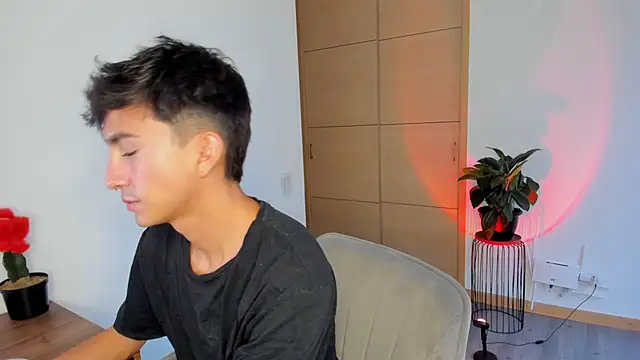 sweettaaron01 online show from 09/16/25, 05:58