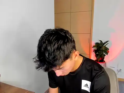 sweettaaron01 online show from 09/17/25, 05:03