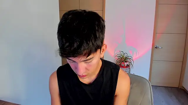 sweettaaron01 online show from 09/30/25, 05:18