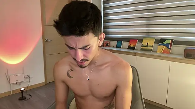 sweettaaron01 online show from 11/12/25, 05:13