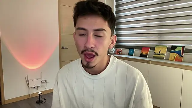 sweettaaron01 online show from 11/14/25, 06:06