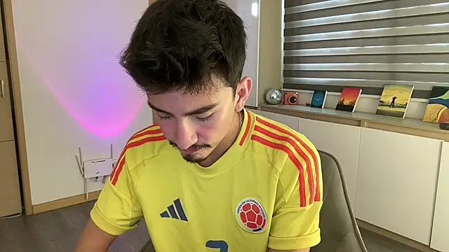 sweettaaron01 online show from 11/25/25, 06:08