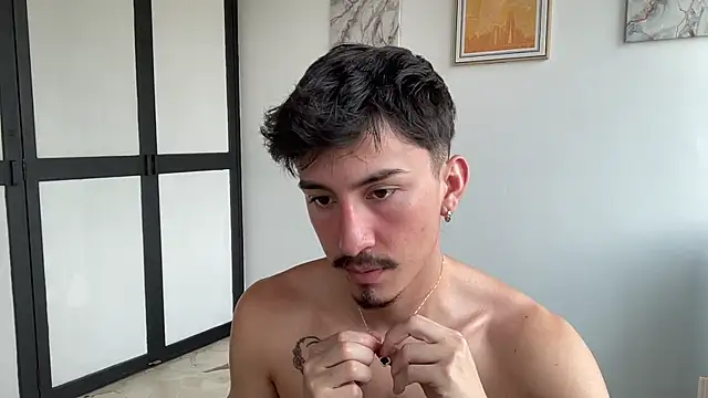 Snapshot of sweettaaron01 chatting on 02/12/26, 05:30 sweettaaron01 online show from 02/12/26, 05:30