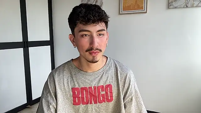 Snapshot of sweettaaron01 chatting on 02/27/26, 07:14 sweettaaron01 online show from 02/27/26, 07:14