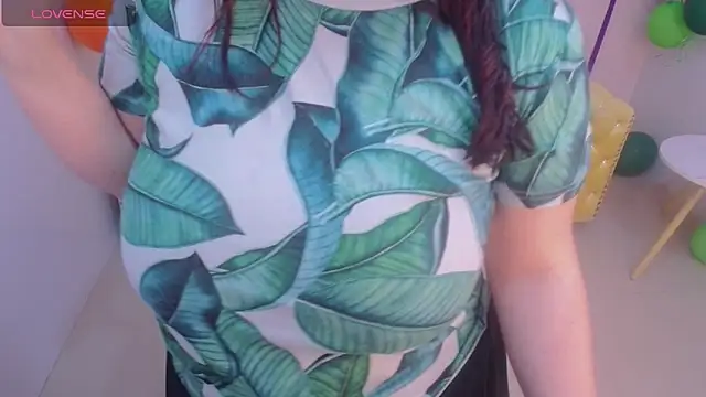 Snapshot of bellatrix_ch chatting on 03/30/26, 01:23 bellatrix ch online show from 03/30/26, 01:23