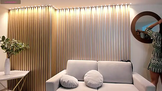 SarahYates online show from 04/05/26, 03:58