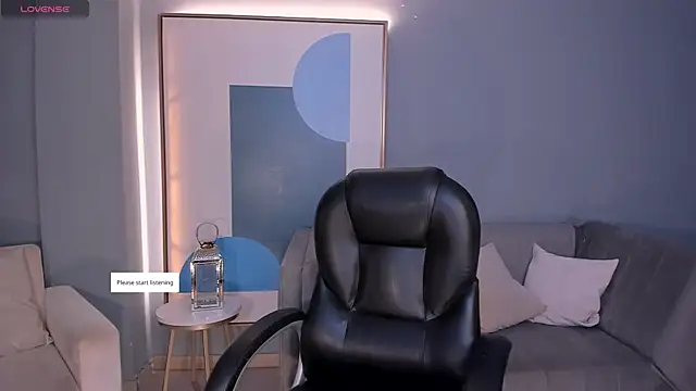 Snapshot of SarahYates chatting on 04/29/26, 04:16 SarahYates online show from 04/29/26, 04:16