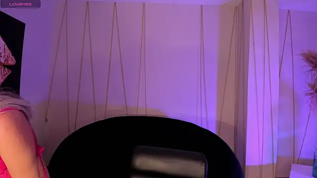 IsabellaMoreau online show from 01/13/26, 07:41