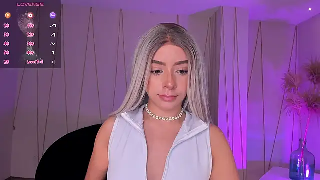 IsabellaMoreau online show from 02/01/26, 06:17