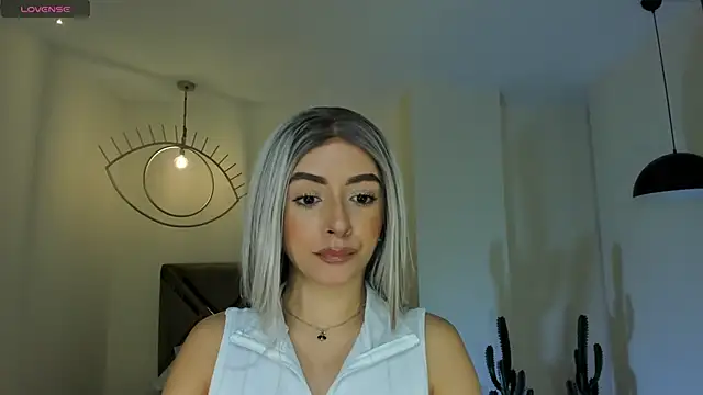 IsabellaMoreau online show from 02/22/26, 05:44