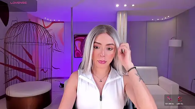 IsabellaMoreau online show from 04/09/26, 07:41