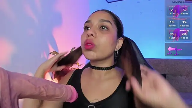 Snapshot of giselle_upp chatting on 03/25/26, 03:12 giselle upp online show from 03/25/26, 03:12