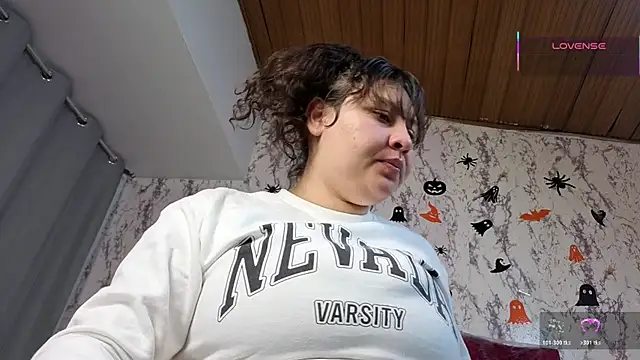 Larissa Antonella online show from 11/03/25, 03:41