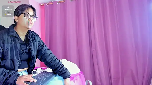 Azul Moon online show from 11/25/25, 03:50