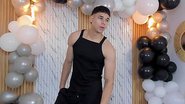 thomas walker0 online show from 09/10/25, 12:16