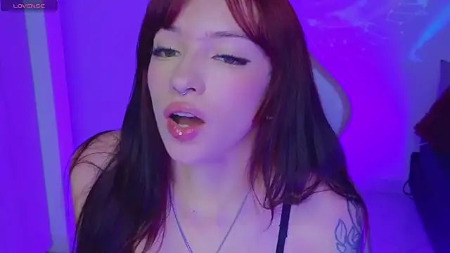 Snapshot of Moonlightt_21 chatting on 12/18/25, 06:36 Moonlightt 21 online show from 12/18/25, 06:36