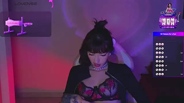 Snapshot of Moonlightt_21 chatting on 04/25/26, 01:19 Moonlightt 21 online show from 04/25/26, 01:19