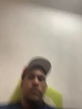 Snapshot of freedmar chatting on 11/19/25, 05:02 freedmar online show from 11/19/25, 05:02