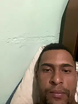 Snapshot of freedmar chatting on 12/18/25, 12:33 freedmar online show from 12/18/25, 12:33