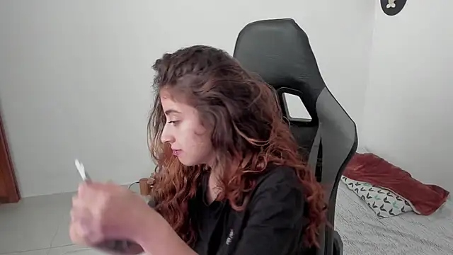 Snapshot of star_shooting8 chatting on 02/04/26, 08:25 star shooting8 online show from 02/04/26, 08:25