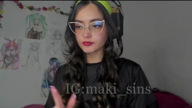 Snapshot of Maki_sins chatting on 04/11/26, 03:11 Maki sins online show from 04/11/26, 03:11