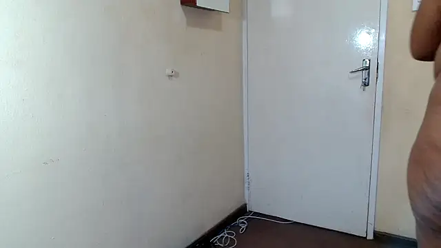 HugeTitisxx online show from 04/04/26, 06:22