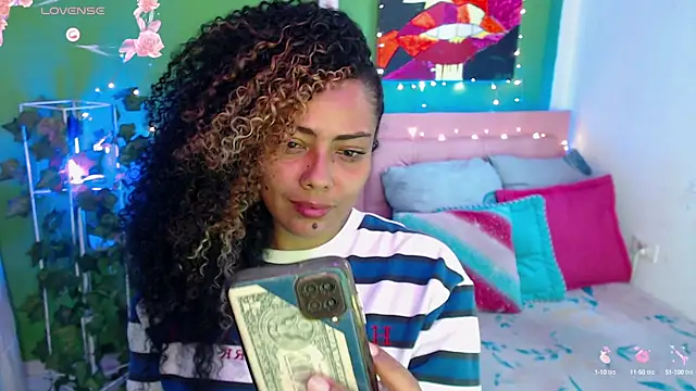 Snapshot of katherinnyazz chatting on 09/13/25, 04:18 katherinnyazz online show from 09/13/25, 04:18