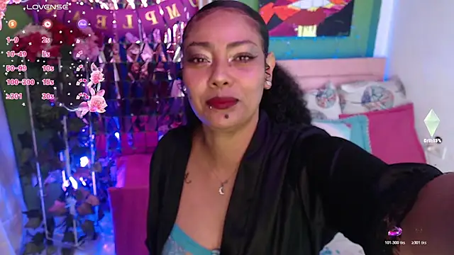 Snapshot of katherinnyazz chatting on 11/15/25, 03:52 katherinnyazz online show from 11/15/25, 03:52