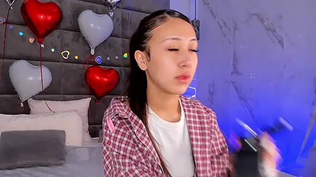 Snapshot of Nelly_Kimm chatting on 02/21/26, 01:06 Nelly Kimm online show from 02/21/26, 01:06