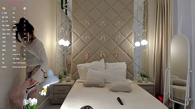 Snapshot of Nelly_Kimm chatting on 04/22/26, 01:19 Nelly Kimm online show from 04/22/26, 01:19