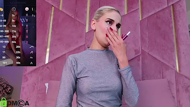 Snapshot of SelenaDaze chatting on 09/25/25, 03:21 SelenaDaze online show from 09/25/25, 03:21