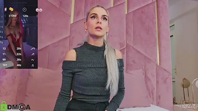 Snapshot of SelenaDaze chatting on 09/30/25, 03:22 SelenaDaze online show from 09/30/25, 03:22