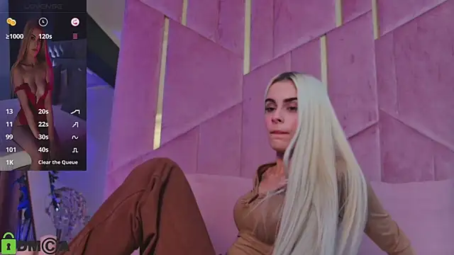 Snapshot of SelenaDaze chatting on 10/17/25, 03:42 SelenaDaze online show from 10/17/25, 03:42