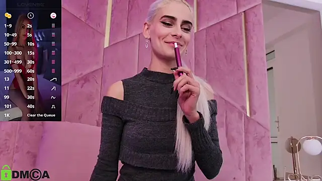 Snapshot of SelenaDaze chatting on 10/24/25, 05:04 SelenaDaze online show from 10/24/25, 05:04