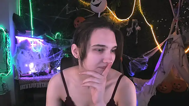 TessaMill online show from 10/27/25, 09:13