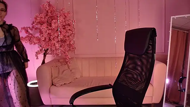 TessaMill online show from 03/10/26, 09:14