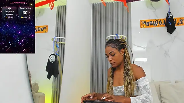 Snapshot of kiaratentation chatting on 11/05/25, 07:47 kiaratentation online show from 11/05/25, 07:47