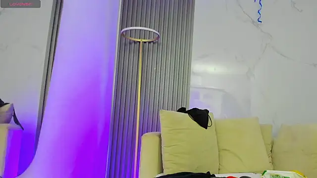 Snapshot of kiaratentation chatting on 12/03/25, 07:45 kiaratentation online show from 12/03/25, 07:45