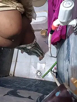 Snapshot of Dassing_strip_couple chatting on 09/30/25, 09:03 Dassing strip couple online show from 09/30/25, 09:03