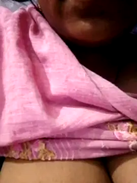 Snapshot of Dassing_strip_couple chatting on 10/11/25, 03:43 Dassing strip couple online show from 10/11/25, 03:43