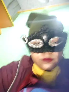 Dassing strip couple online show from 12/15/25, 11:53